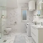 Lux 3