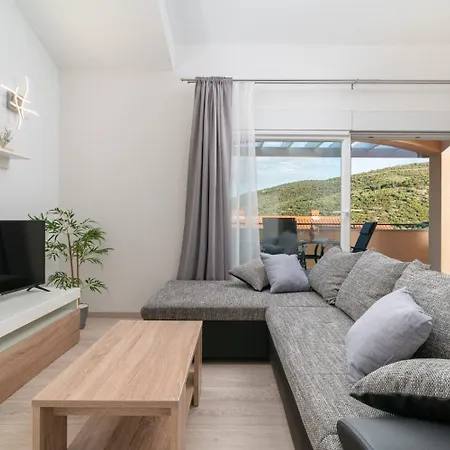 Apartmán Lux 3 - Heated Pool