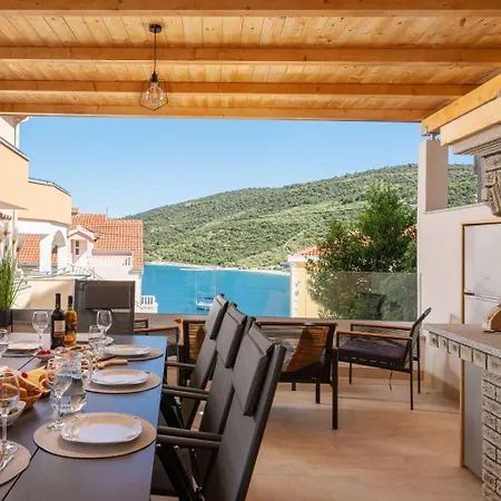 Apartmán Lux 3 - Heated Pool Marina
