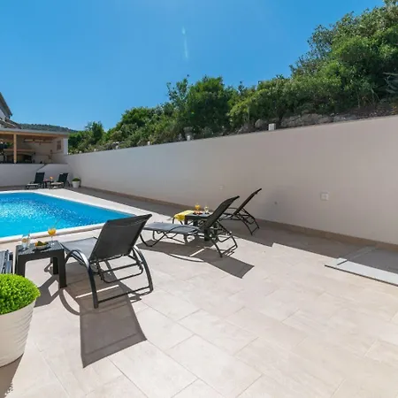 Lux 3 - Heated Pool Lägenhet