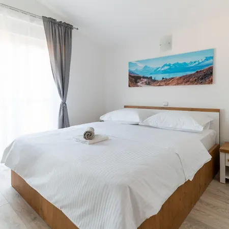Lux 3 Apartamento *