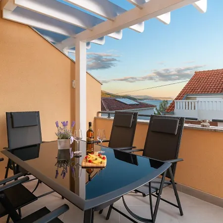 Lux 3 Apartamento Marina (Bossoglina)